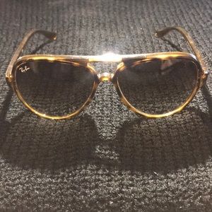 Ray-Ban Cats 5000 Classic Sunglasses